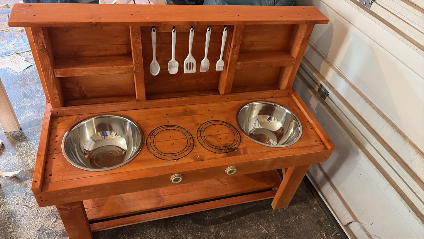 Standard Mud Kitchen