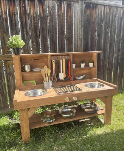Standard Mud Kitchen