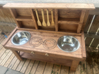 Standard Mud Kitchen